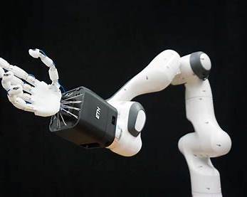 Robot-mounted multi-finger hand (reference)